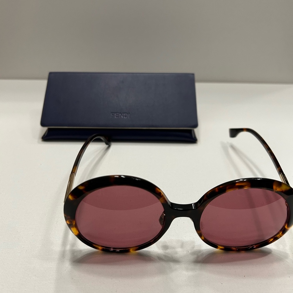 Fendi Dark Havana women's sunglasses. Like new. Includes case. Pink. Gold. Brown